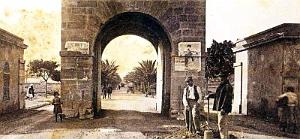 1908- Arzew - Porte d'Oran - Cantonniers au Pavage2